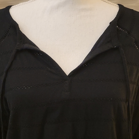 Universal Thread top. Size medium. - Picture 10 of 11